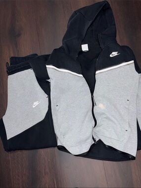 Men's Hooded Zip Jacket